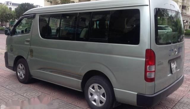 Toyota Hiace D4 2011 - Bán xe Toyota Hiace 2011, màu xanh