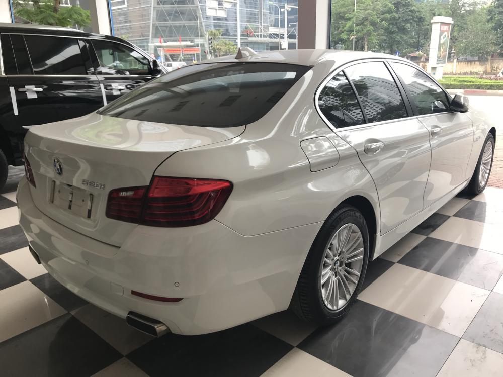 BMW 5 Series 520i 2014 - Bán xe BMW 520i sản xuất 2014 màu trắng, 1 tỷ 470 triệu nhập khẩu