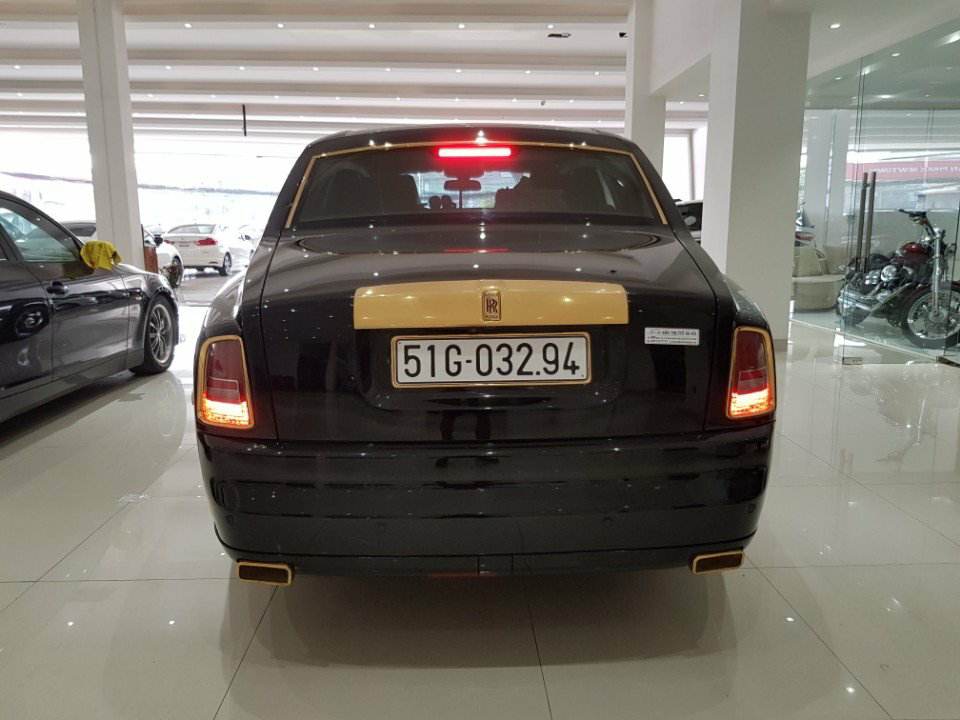 Rolls-Royce Phantom 6.7 V12 2010 - Bán Rolls-Royce Phantom 6.7 V12 2010, màu đen, nhập khẩu