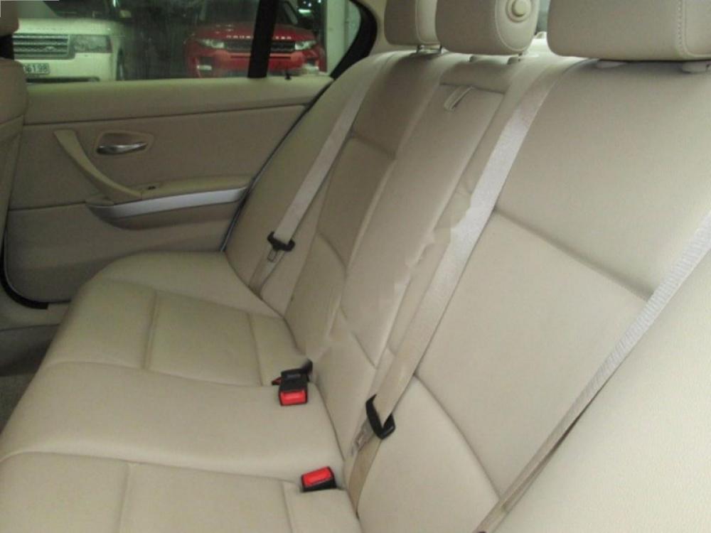 BMW 3 Series 320i 2009 - Bán BMW 3 Series 320i đời 2009, màu trắng, xe nhập chính chủ, 535tr