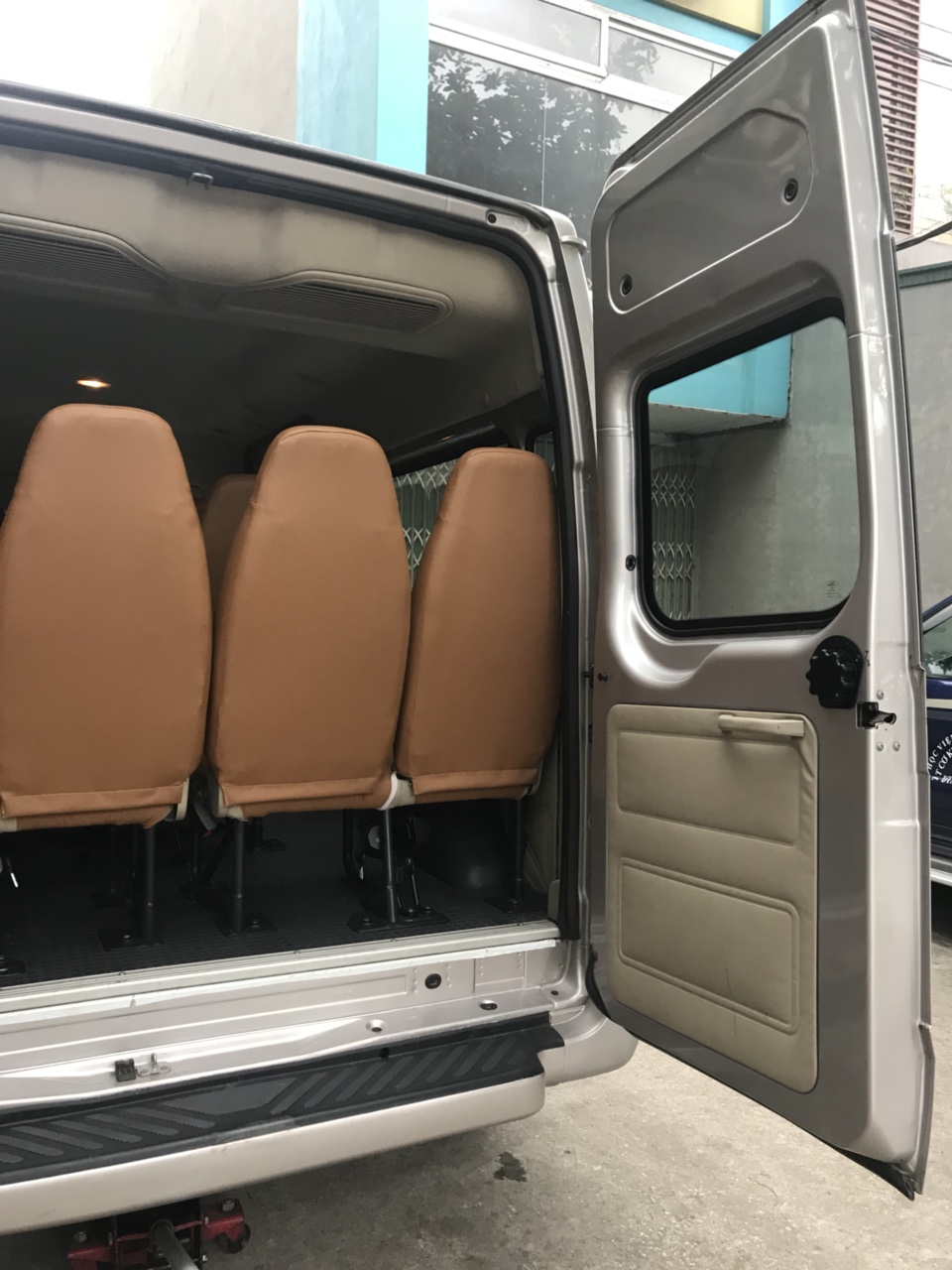 Ford Transit 2014 - Bán Ford Transit 16 chỗ, đời cuối 2014, (10/2014). Xe đưa đón công nhân, biển Hà Nội từ mới