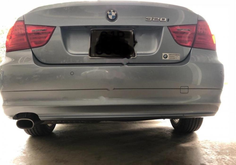 BMW 3 Series 320i 2010 - Bán BMW 3 Series 320i đời 2010, màu xanh lam, xe nhập chính chủ, 530 triệu