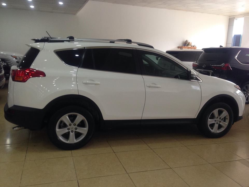 Toyota RAV4 XLE 2013 - Bán xe Toyota RAV4 XLE sản xuất 2013, màu trắng, nhập khẩu