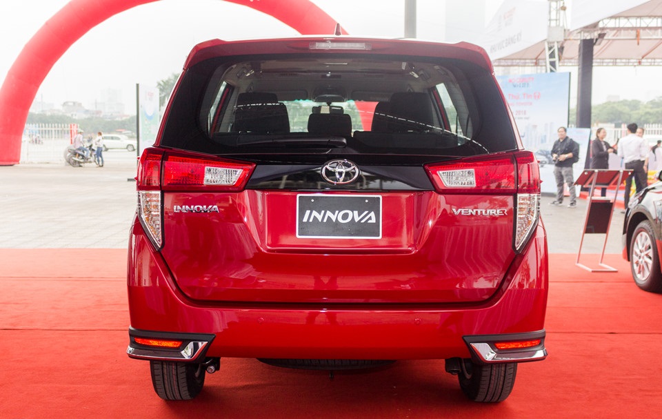 Toyota Innova G-Venturer 2018 - Bán xe Innova G-Venturer 2018, đa dụng cao cấp cho doanh nghiệp, gia đình. LH: 012.476.55555