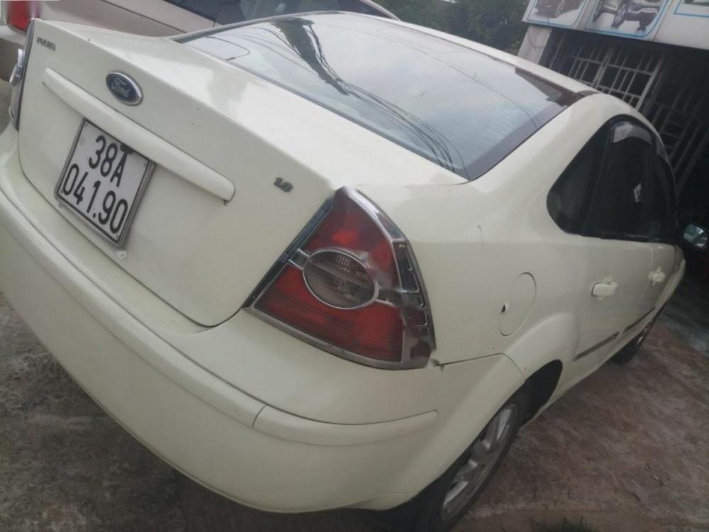 Ford Focus 2007 - Cần bán lại xe Ford Focus sản xuất 2007, màu trắng, giá tốt