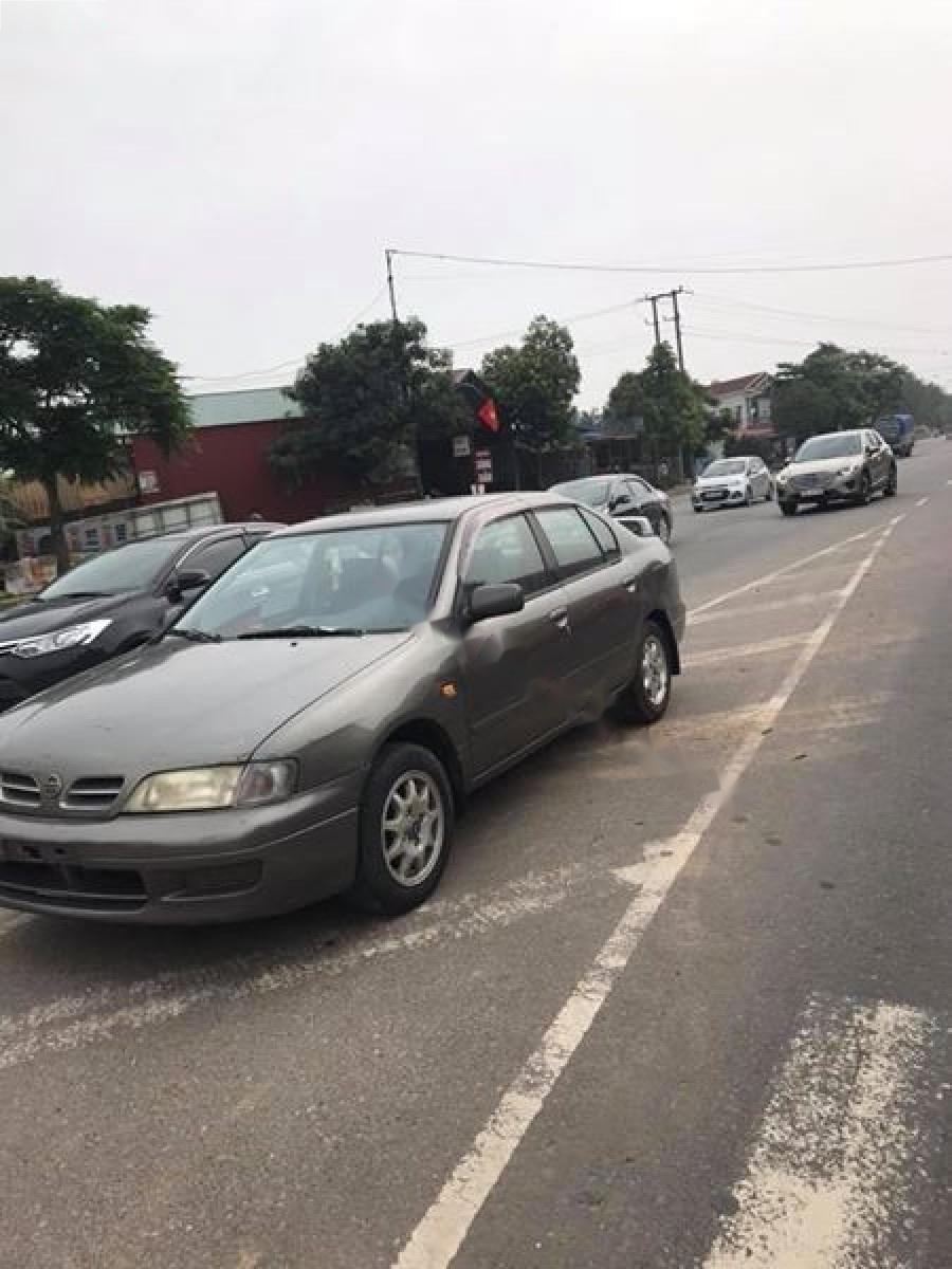 Nissan Primera 2005 - Bán ô tô Nissan Primera sản xuất 2005, màu xám, nhập khẩu nguyên chiếc số tự động