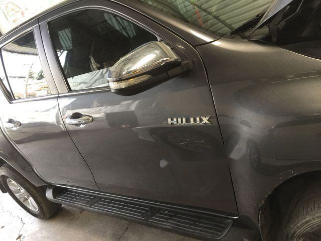 Toyota Hilux G 2016 - Bán Toyota Hilux G đời 2016, màu xám
