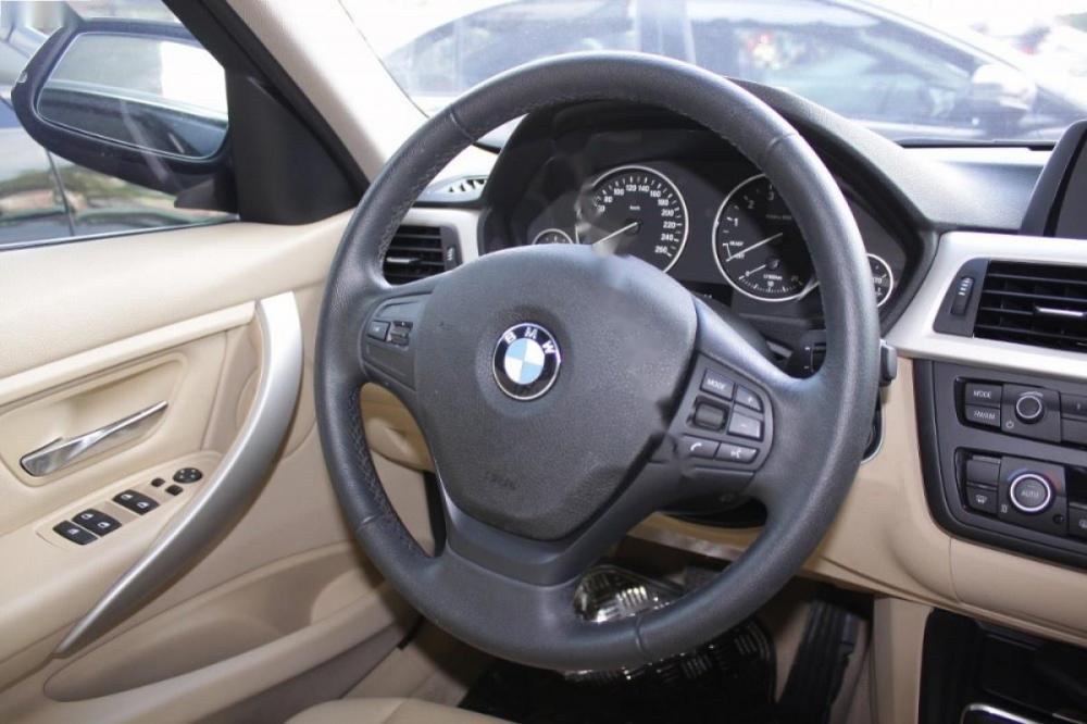 BMW 3 Series 320i 2014 - Cần bán xe BMW 3 Series 320i đời 2014, màu trắng, xe nhập số tự động