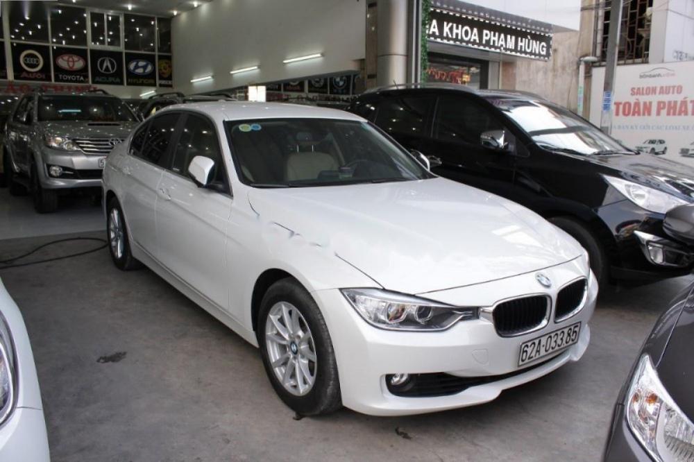 BMW 3 Series 320i 2014 - Cần bán xe BMW 3 Series 320i đời 2014, màu trắng, xe nhập số tự động