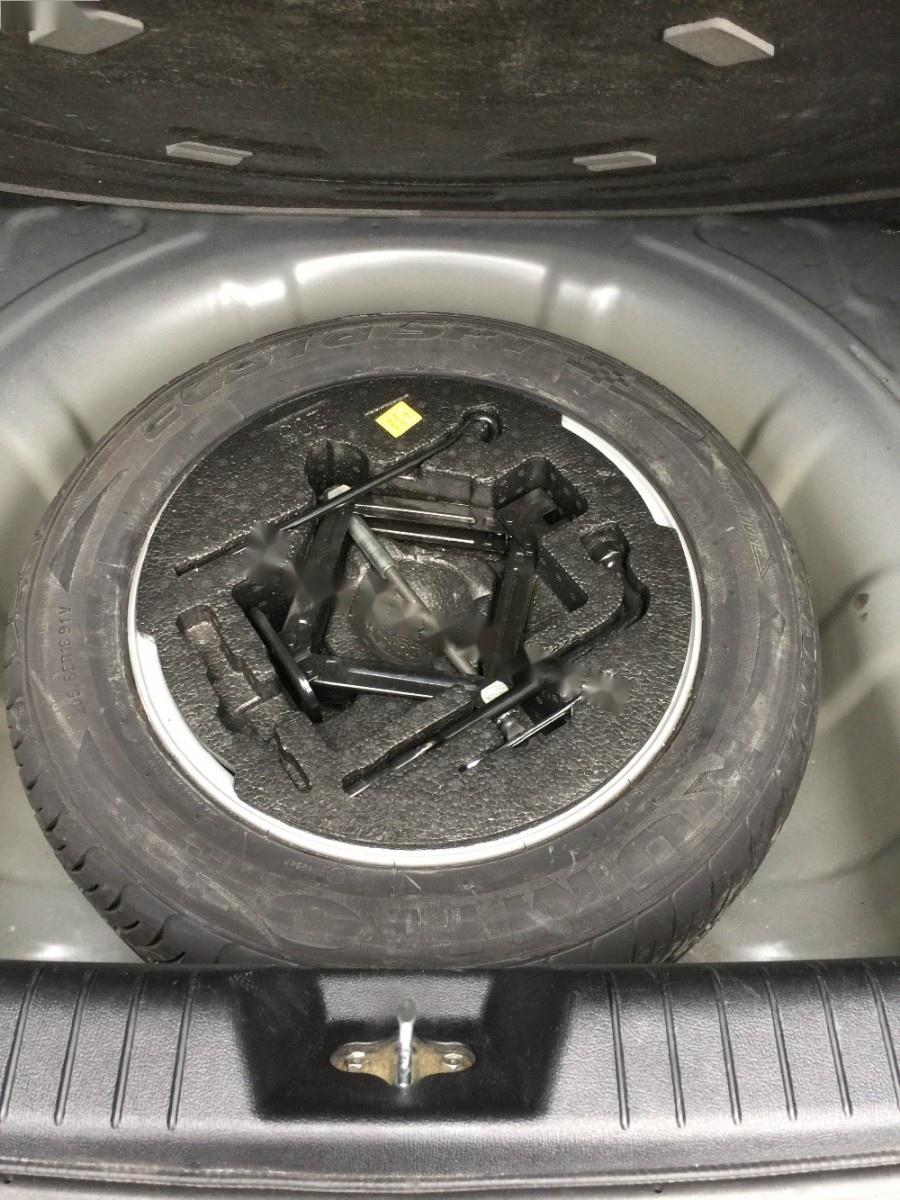 Hyundai Avante 2011 - Bán ô tô Hyundai Avante sản xuất năm 2011, màu đen xe gia đình