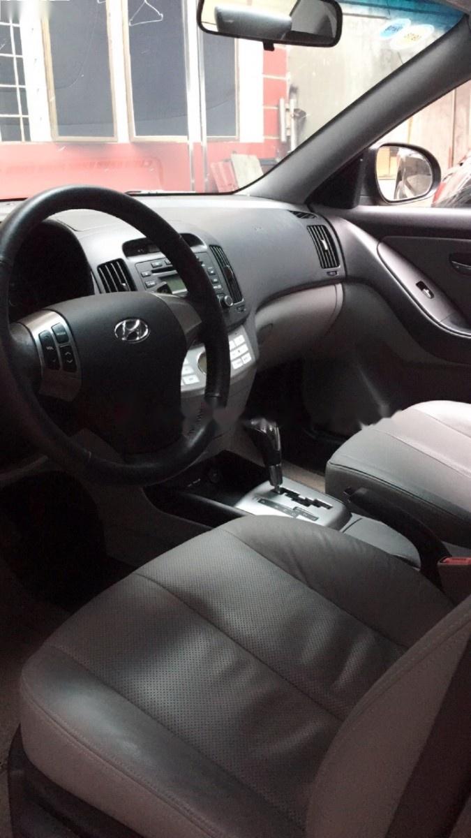 Hyundai Avante 2011 - Bán ô tô Hyundai Avante sản xuất năm 2011, màu đen xe gia đình