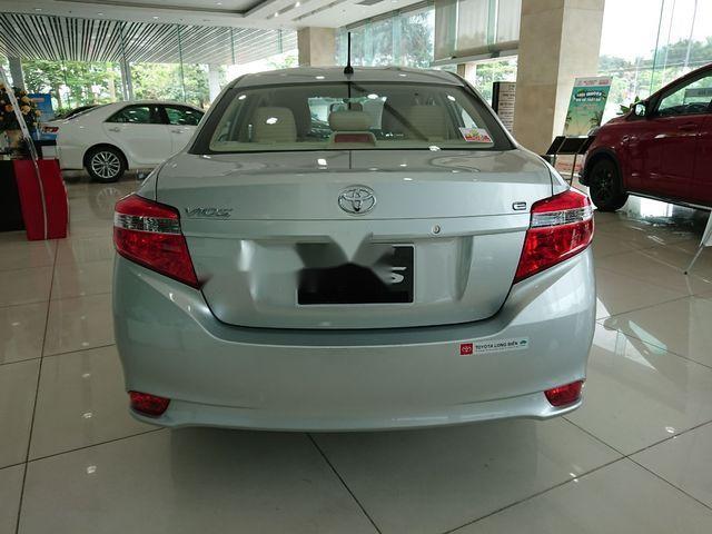 Toyota Vios 2018 - Bán Toyota Vios năm 2018, màu bạc, giá tốt