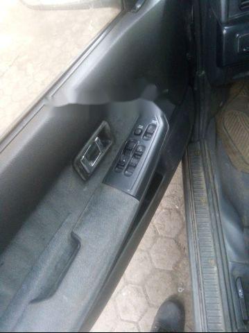 Nissan Bluebird 1992 - Cần bán lại xe Nissan Bluebird sản xuất 1992, giá 47tr