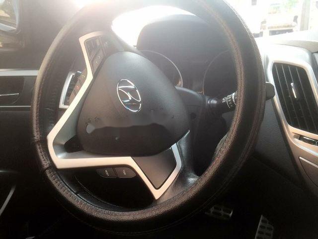 Hyundai Veloster 2012 - Cần bán gấp Hyundai Veloster sản xuất 2012, màu đỏ, nhập khẩu nguyên chiếc chính chủ