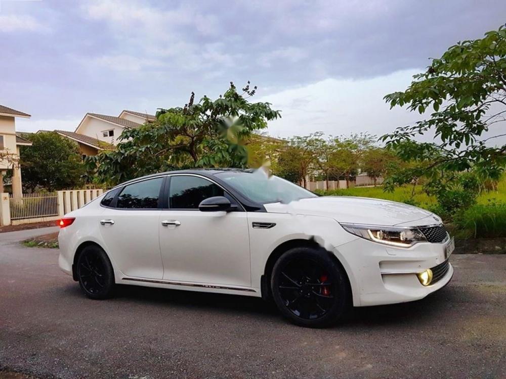 Kia Optima 2.0 AT 2016 - Cần bán Kia Optima 2.0 AT đời 2016, màu trắng, xe nhập, giá tốt