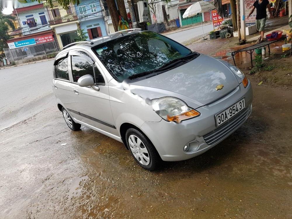 Chevrolet Spark MT 0.8 2010 - Bán ô tô Chevrolet Spark MT 0.8 năm sản xuất 2010, màu bạc giá cạnh tranh