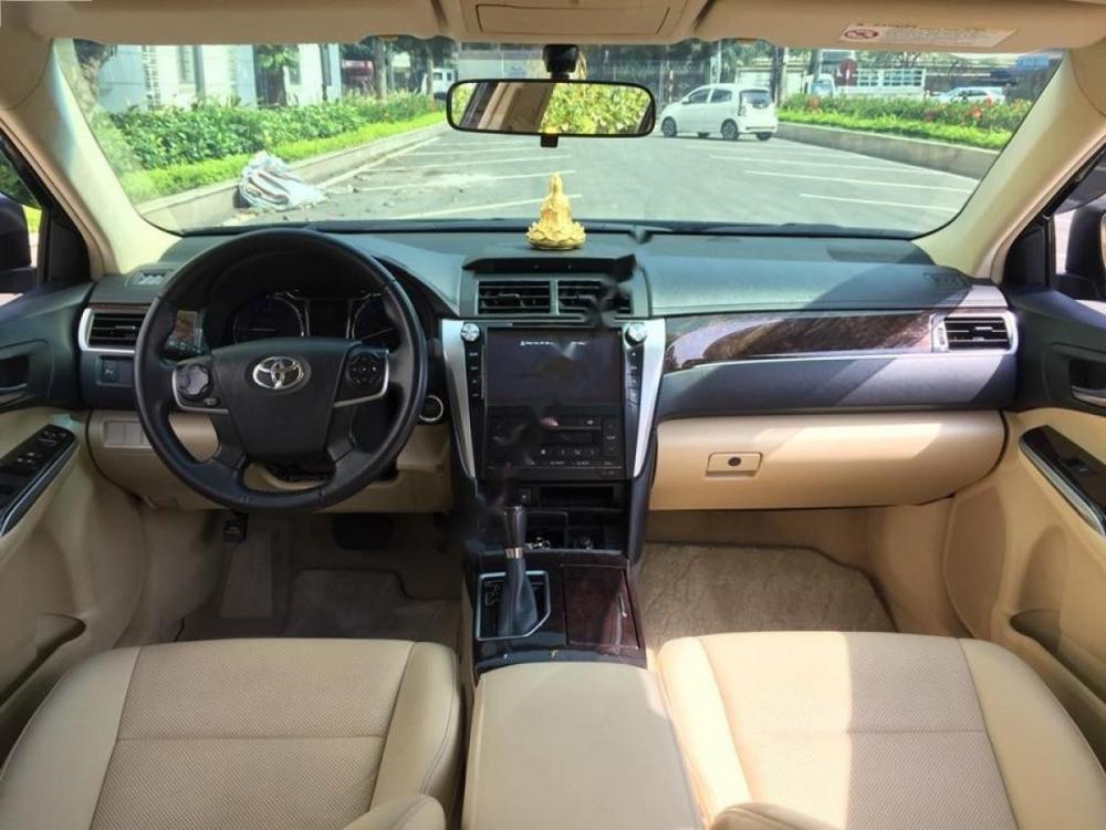 Toyota Camry 2.0E 2017 - Bán xe Toyota Camry 2.0E đời 2017, màu đen số tự động