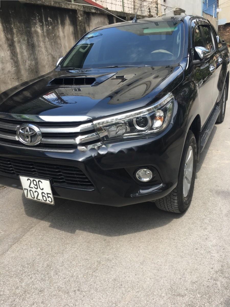 Toyota Hilux 2016 - Bán Toyota Hilux 2016, màu đen, nhập khẩu Thái Lan  