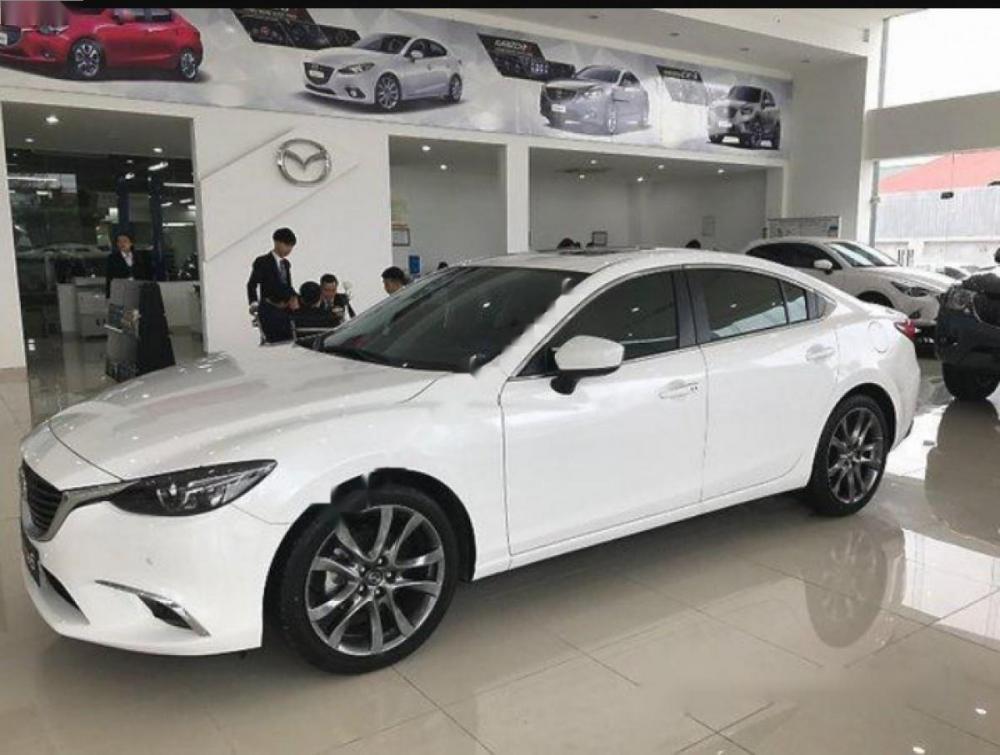 Mazda 6 2.0L Premium 2018 - Bán xe Mazda 6 2.0L Premium sản xuất 2018, màu trắng 