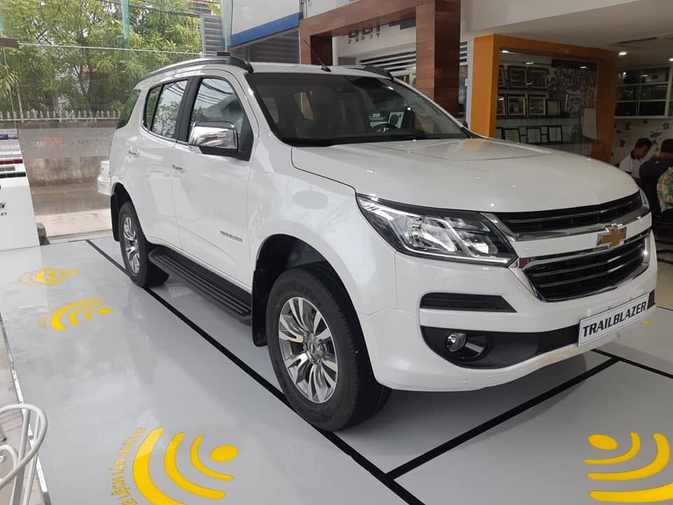 Chevrolet Colorado LTZ 2018 - Bán xe Chevrolet Trailblazer LTZ đời 2018, khuyến mãi khủng, quà tặng hấp dẫn, hỗ trợ vay ngân hàng 80 % giá trị xe