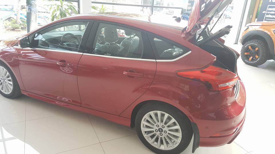 Ford Focus Sport 2018 - Bán xe Focus mới, động cơ Ecoboost, hộp số mới, giá hấp dẫn cùng nhiều khuyến mãi