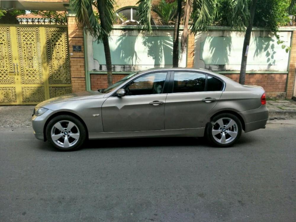 BMW 3 Series 320i 2007 - Bán ô tô BMW 3 Series 320i sản xuất năm 2007, màu nâu, xe nhập