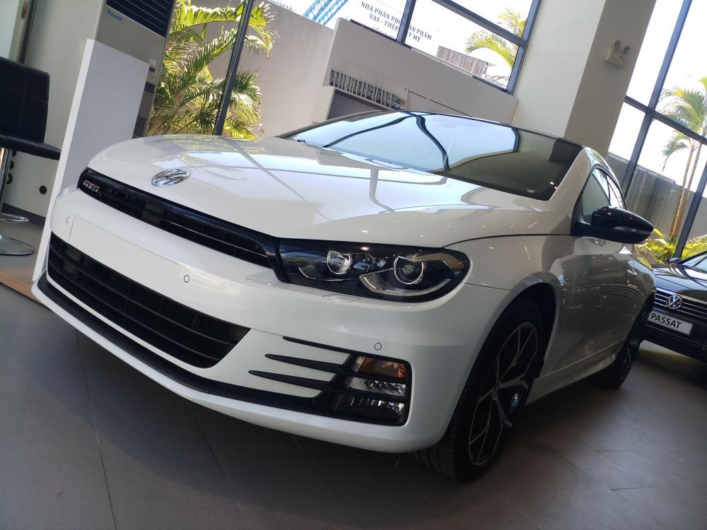 Volkswagen Scirocco GTS 2018 - Chỉ cần trả trước 365 triệu để rước Volkswagen Scirocco GTS đời 2018, nhập khẩu, màu trắng