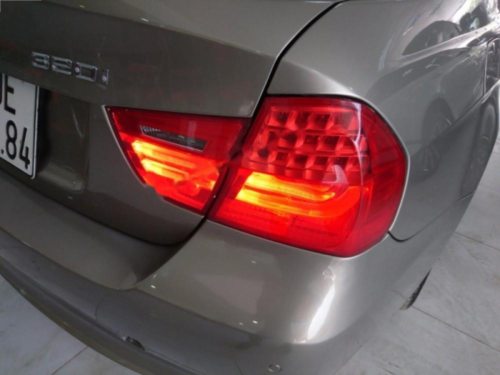 BMW 3 Series 320i 2009 - Bán BMW 3 Series 320i đời 2009, màu vàng, nhập khẩu