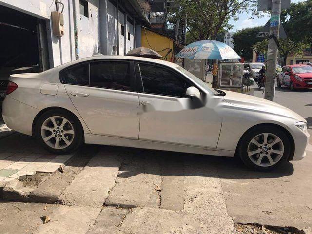 BMW 3 Series  328i 2013 - Cần bán gấp BMW 3 Series 328i đời 2013, màu trắng, giá tốt