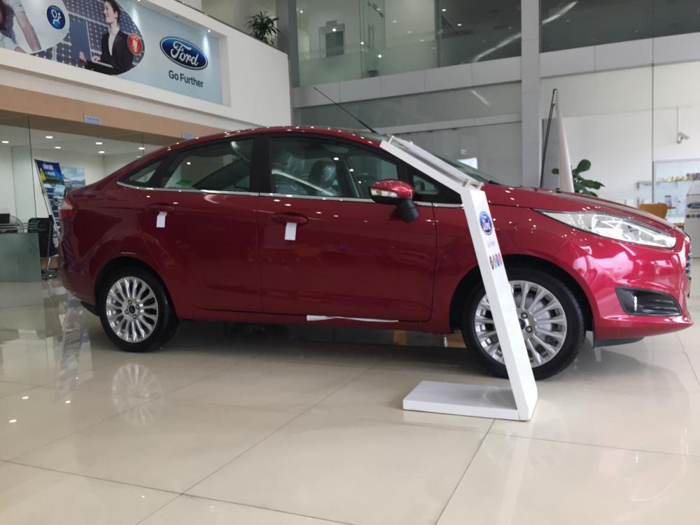 Ford Fiesta Titanium 1.5 2018 - Bán Ford Fiesta 1.5 Titanium, hỗ trợ trả góp 80%, xe giá rẻ nhất, hỗ trợ giao xe