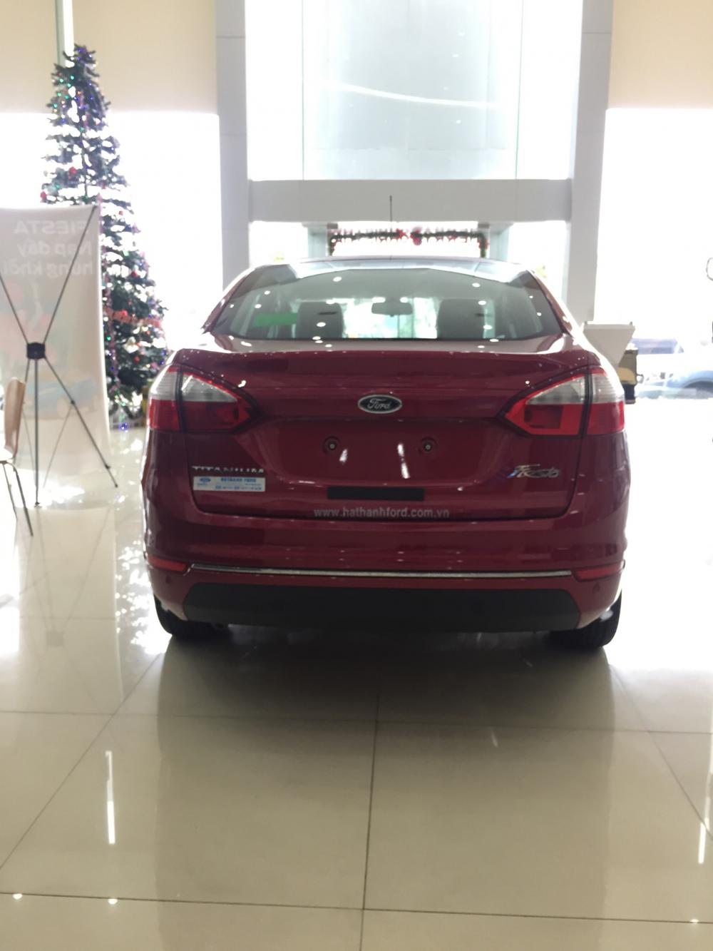 Ford Fiesta Titanium 1.5 2018 - Bán Ford Fiesta 1.5 Titanium, hỗ trợ trả góp 80%, xe giá rẻ nhất, hỗ trợ giao xe