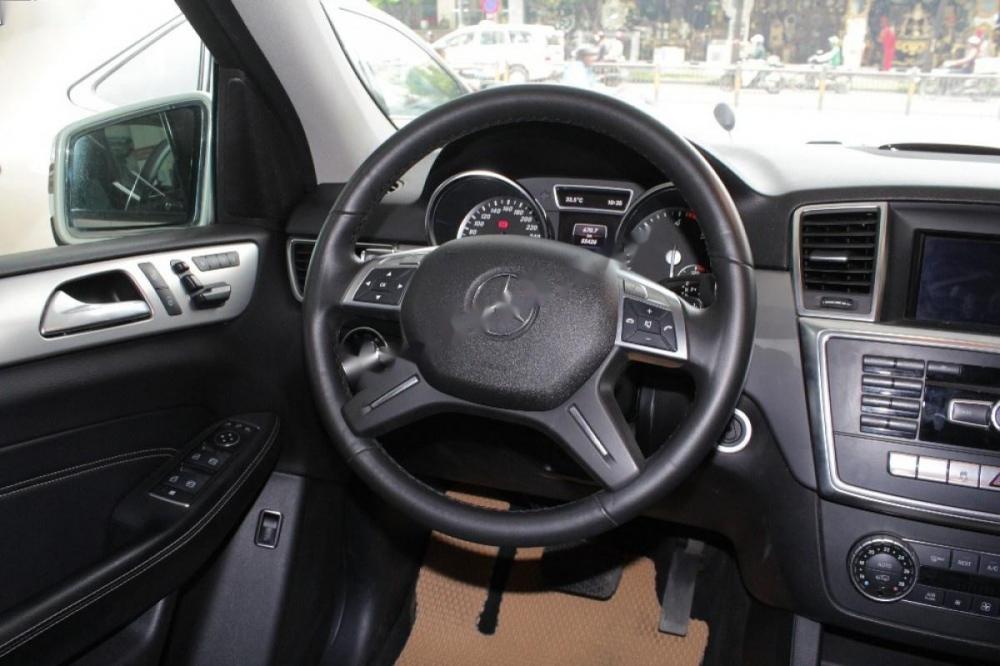 Mercedes-Benz ML Class 250 CDi 2014 - Cần bán lại xe Mercedes 250 CDi sản xuất năm 2014, màu trắng, xe nhập
