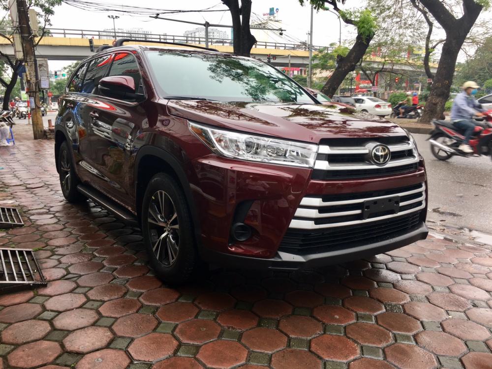 Toyota Highlander LE 2.7 2018 - Cần bán xe Toyota Highlander LE 2.7 đời 2018, màu đỏ, nhập khẩu