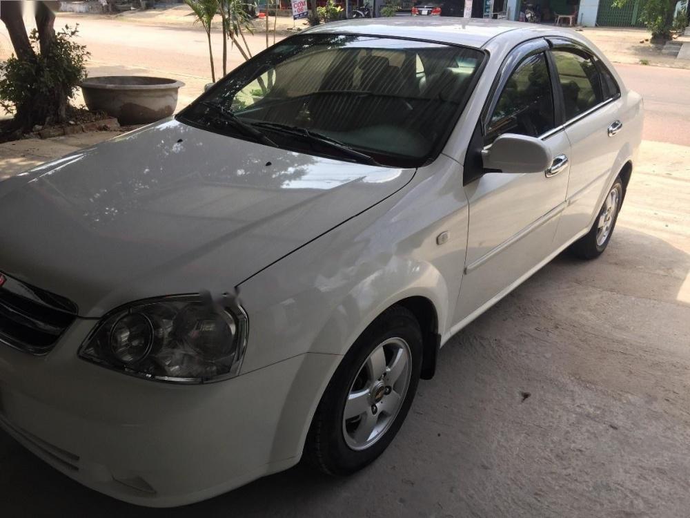 Chevrolet Lacetti 2011 - Cần bán gấp Chevrolet Lacetti 2011, màu trắng