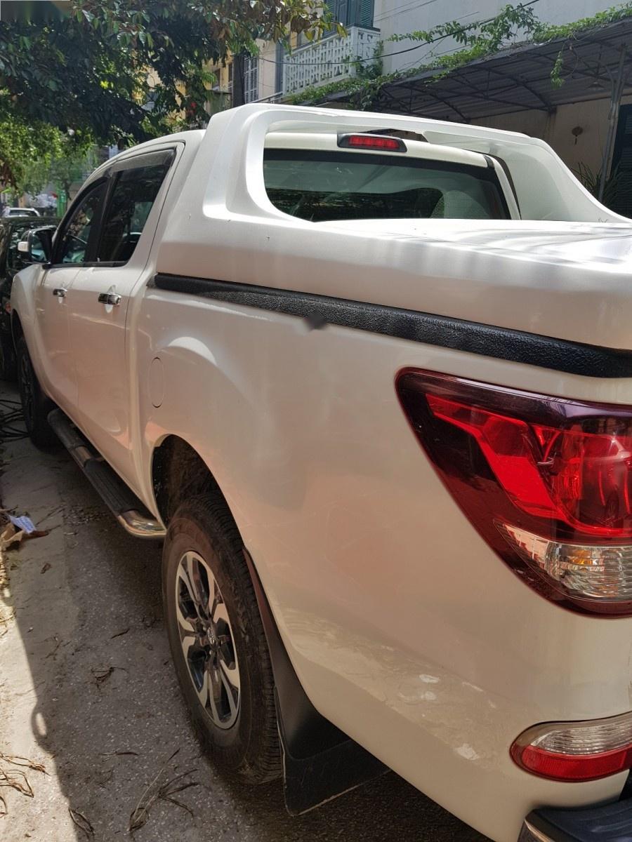 Mazda BT 50 2.2L 4x2 AT 2016 - Cần bán lại xe Mazda BT 50 2.2L 4x2 AT sản xuất năm 2016, màu trắng, xe nhập