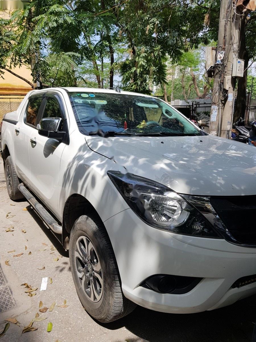 Mazda BT 50 2.2L 4x2 AT 2016 - Cần bán lại xe Mazda BT 50 2.2L 4x2 AT sản xuất năm 2016, màu trắng, xe nhập