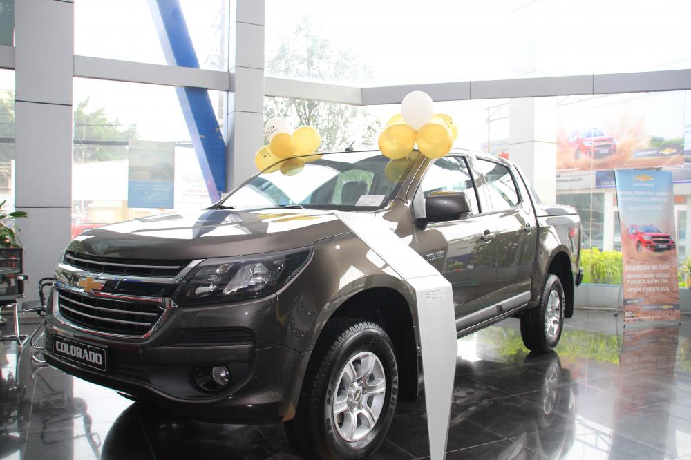 Chevrolet Colorado 2.5 2018 - Bán tải Mỹ Colorado nhập khẩu Thái Lan trả trước 150 triệu - ưu đãi đến 50 triệu, giá từ 594 triệu