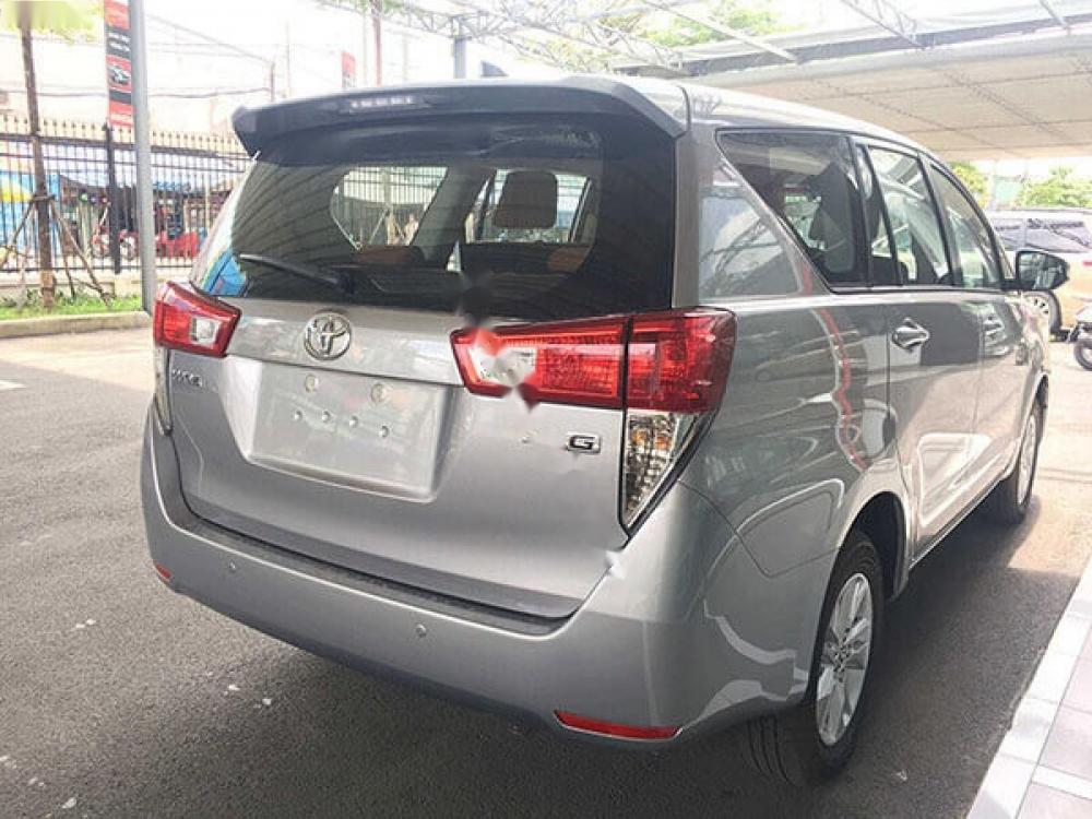 Toyota Innova 2.0G 2018 - Bán xe Toyota Innova 2.0G đời 2018, màu bạc, giá chỉ 817 triệu