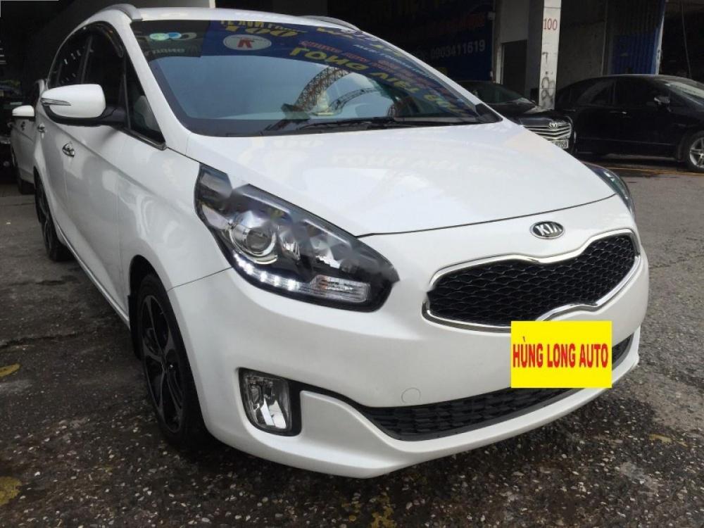 Kia Rondo 2.0 AT 2017 - Bán ô tô Kia Rondo 2.0 AT sản xuất 2017, màu trắng, giá tốt