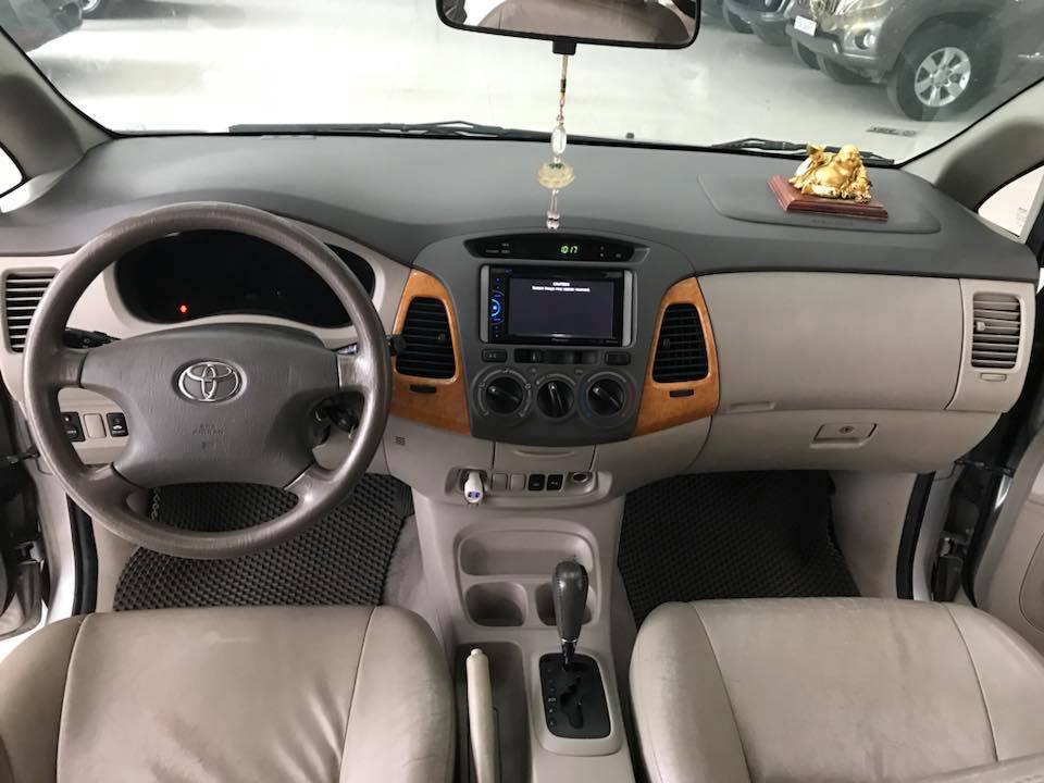 Toyota Innova 2.0AT 2008 - Cần bán xe Toyota Innova 2.0AT năm 2008, màu bạc số tự động, giá 419tr