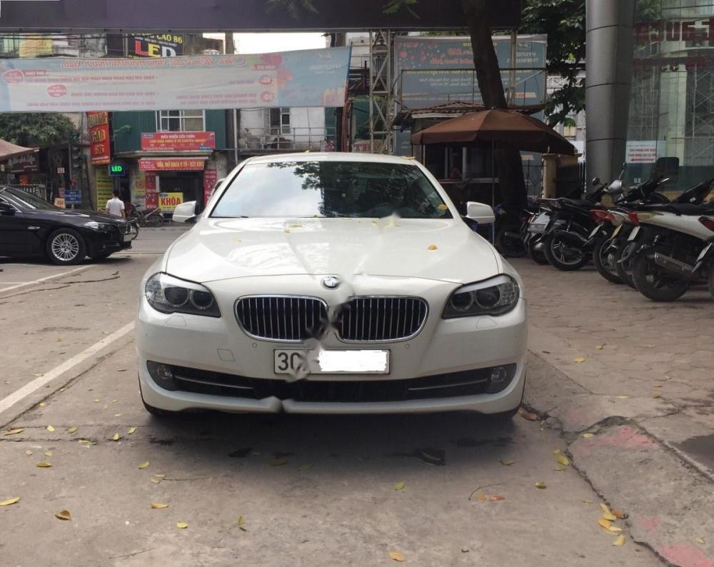 BMW 5 Series 523i 2011 - Cần bán lại xe BMW 5 Series 523i sản xuất năm 2011, màu trắng, nhập khẩu nguyên chiếc số tự động