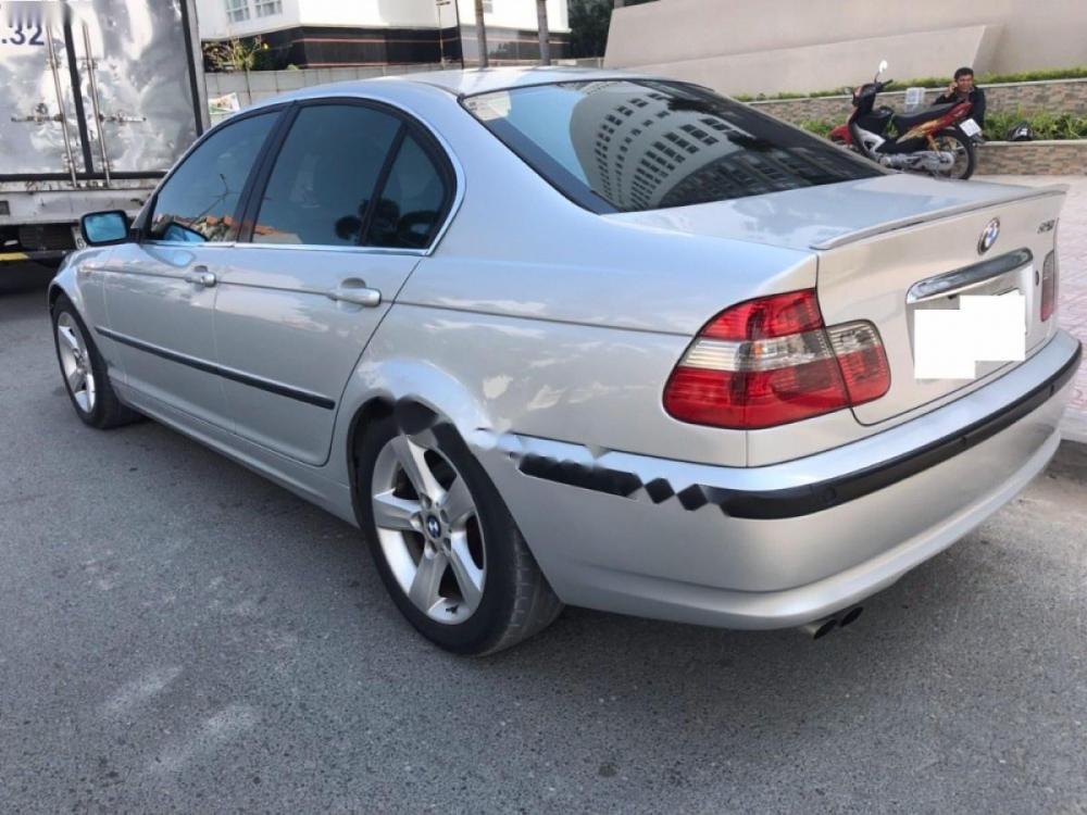 BMW 3 Series 325i  2004 - Cần bán gấp BMW 3 Series 325i năm sản xuất 2004, màu bạc, giá tốt