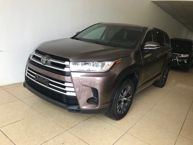 Toyota Highlander LE 2017 - Bán Toyota Highlander LE xuất Mỹ, màu nâu Cafe 2017