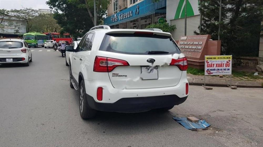 Kia Sorento 2014 - Cần bán lại xe Kia Sorento đời 2014, màu trắng, 736tr