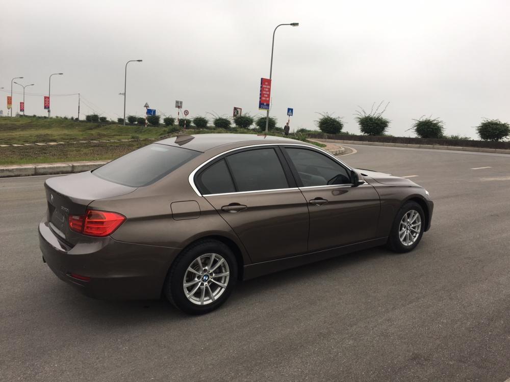 BMW 3 Series 320i 2012 - Bán xe BMW 3 series 320i năm sản xuất 2012, xe chạy 6 vạn km cực đẹp