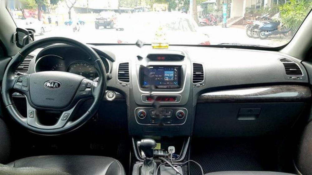 Kia Sorento 2014 - Cần bán lại xe Kia Sorento đời 2014, màu trắng, 736tr