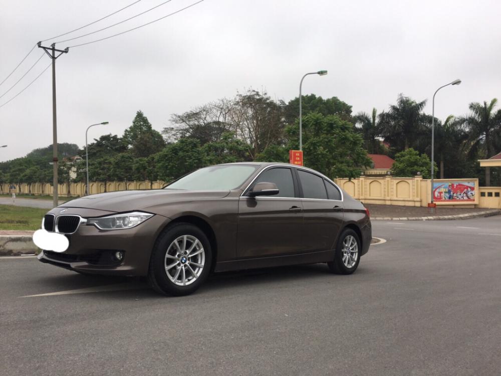 BMW 3 Series 320i 2012 - Bán xe BMW 3 series 320i năm sản xuất 2012, xe chạy 6 vạn km cực đẹp