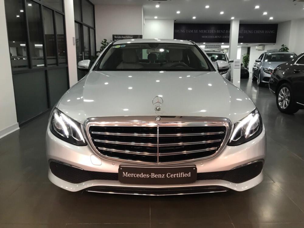 Mercedes-Benz E class E200 2018 - Cần bán xe Mercedes E200 sản xuất năm 2018, màu xanh lam số tự động