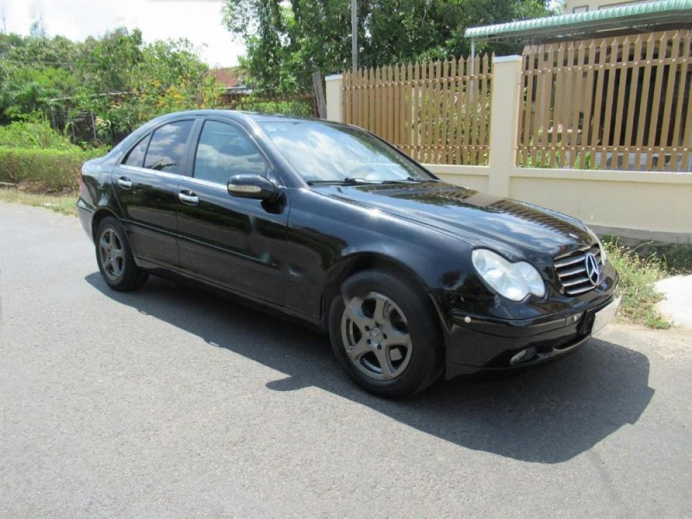 Mercedes-Benz C class C180 AT 2001 - Bán Mercedes C180 AT đời 2001, màu đen, giá 215tr