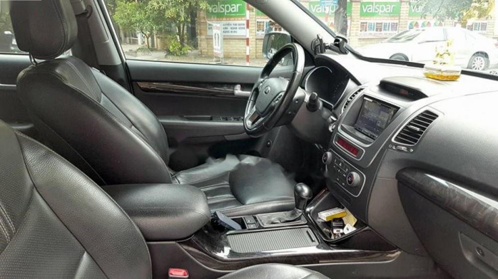 Kia Sorento 2014 - Cần bán lại xe Kia Sorento đời 2014, màu trắng, 736tr